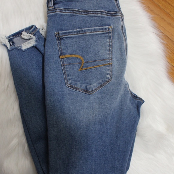 American Eagle, distressed -  Curvy Hi-Rise Jegging - Next Level Stretch - Picture 5 of 8